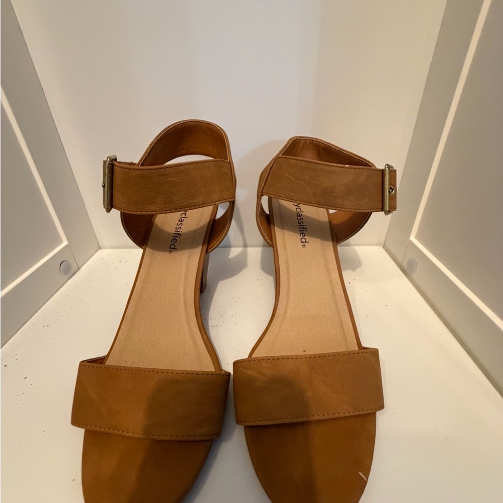 Elegant Tan Women's Sandals
